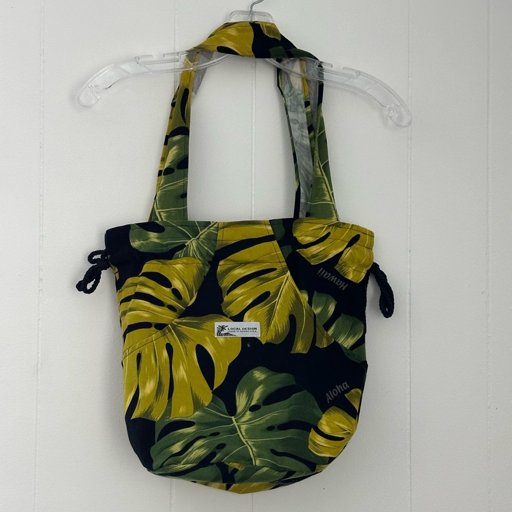 Local Design Tropical Leaf Print Shoulder Bag in Black and Green